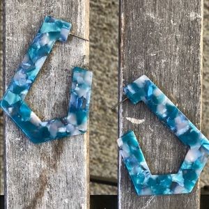 Geometric hoop earrings